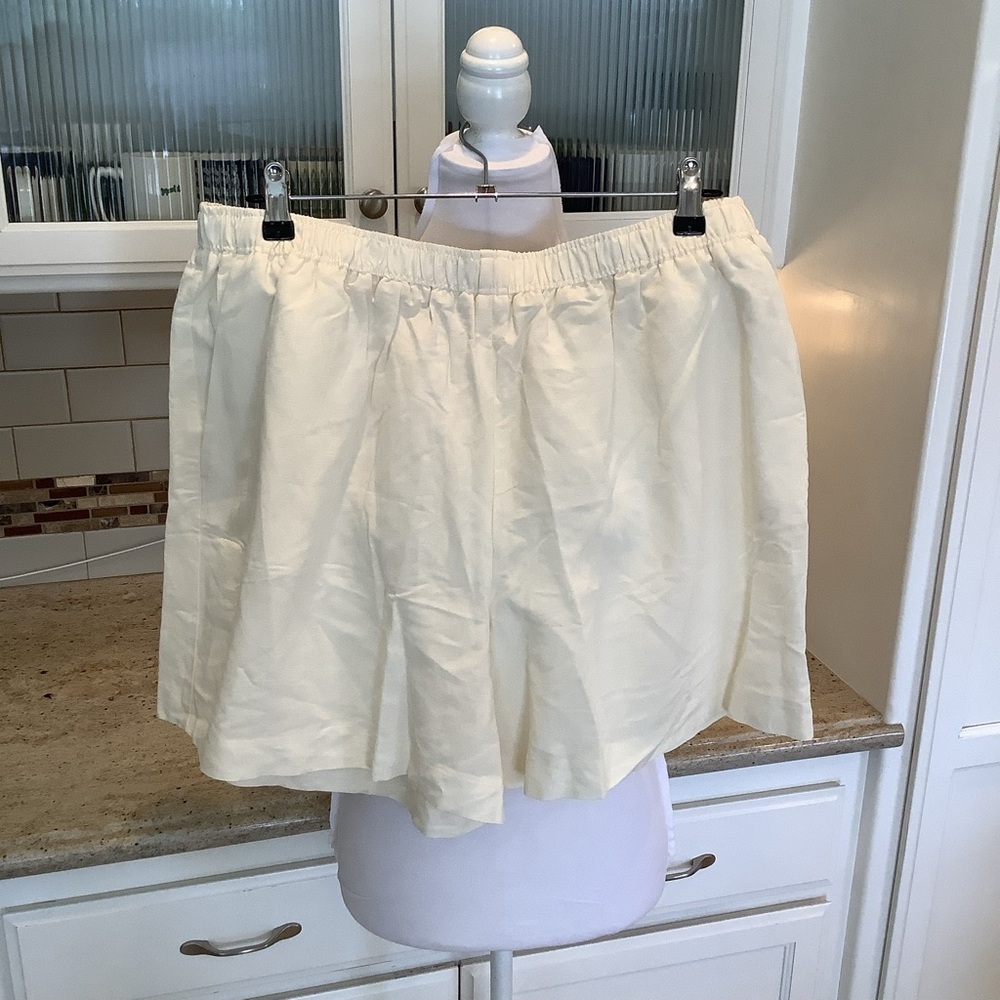 Nordstrom Women’s Cream Elastic-Waist Shorts Size Large